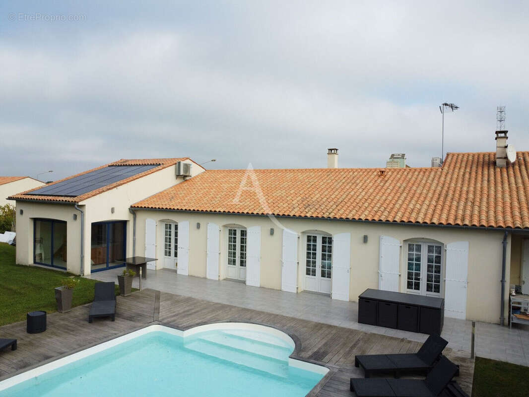 Maison à SAINT-SAVINIEN
