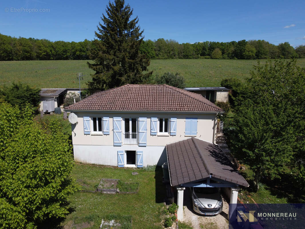 Maison à CLAIX