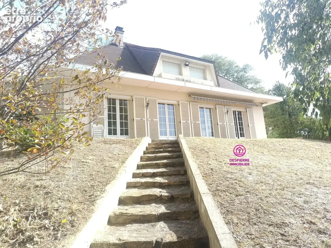 SAINT MAURICE L EXIL Maison 180m2  habitables parcelle de terrain 1500m2 piscine - photo 2