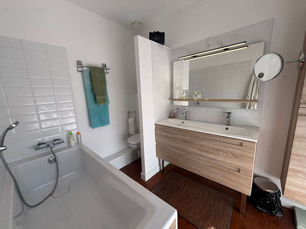 Appartement à COURSAN