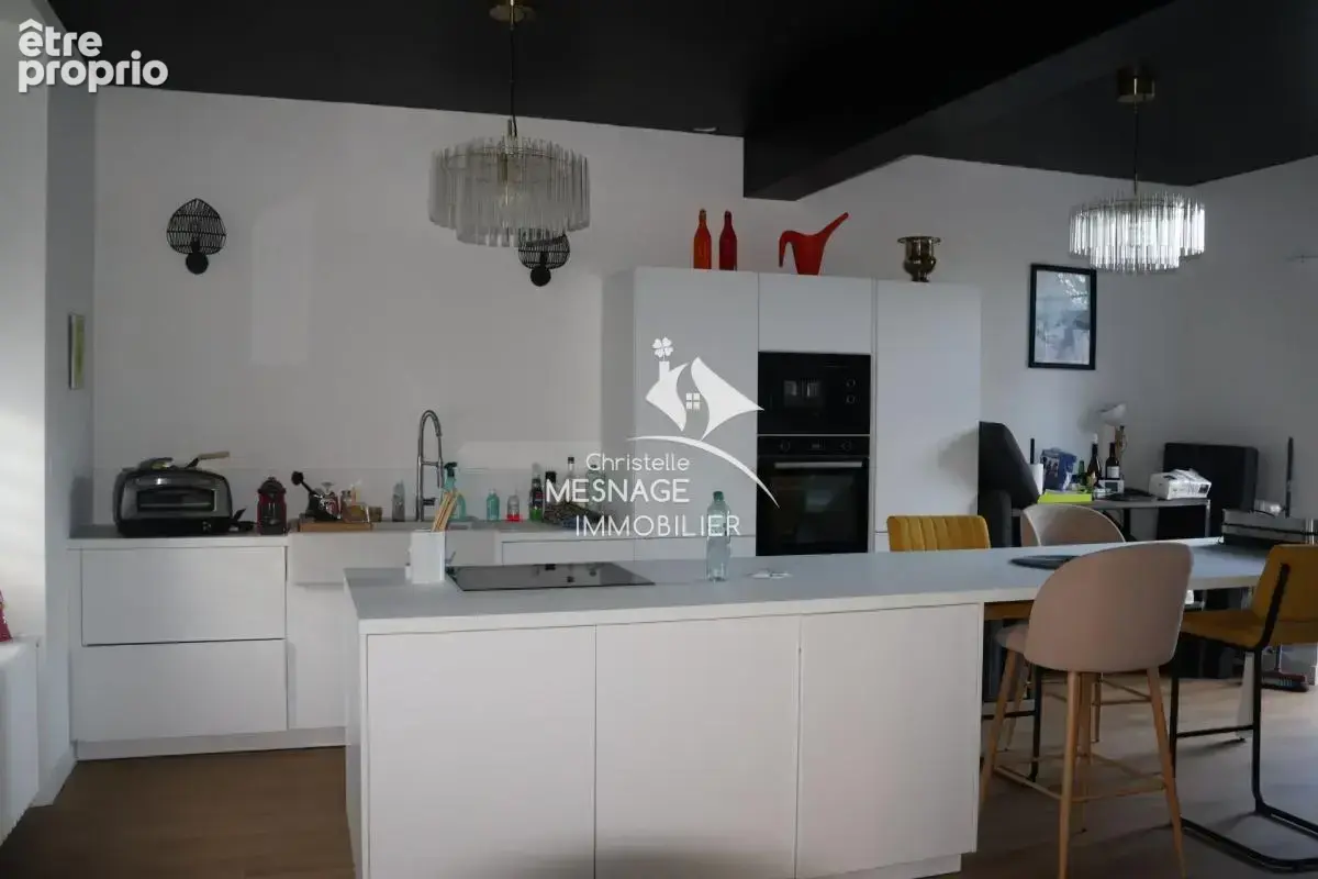 À vendre chez Christelle Mesnage Immobilier. Au centre-ville - photo 7
