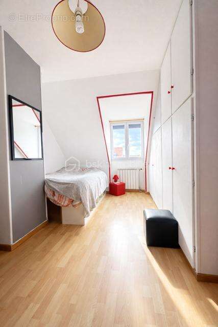 Maison à OLLAINVILLE