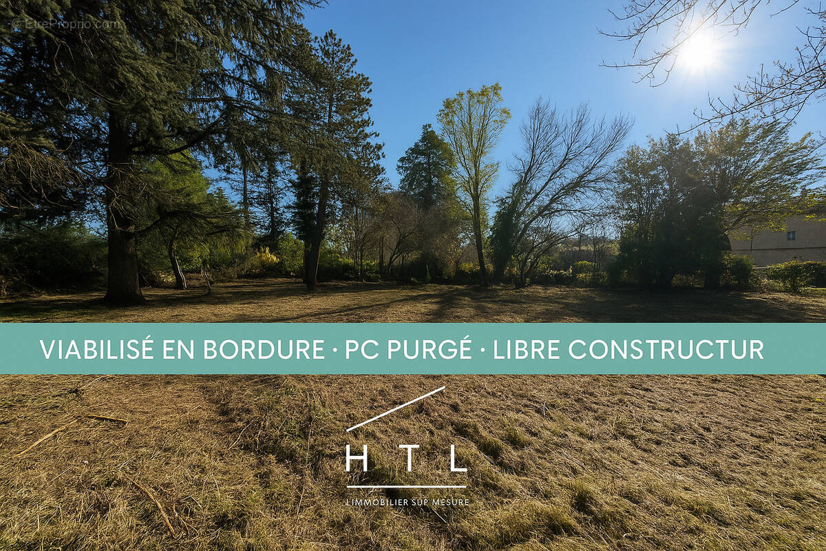 Terrain à CHARBONNIERES-LES-BAINS