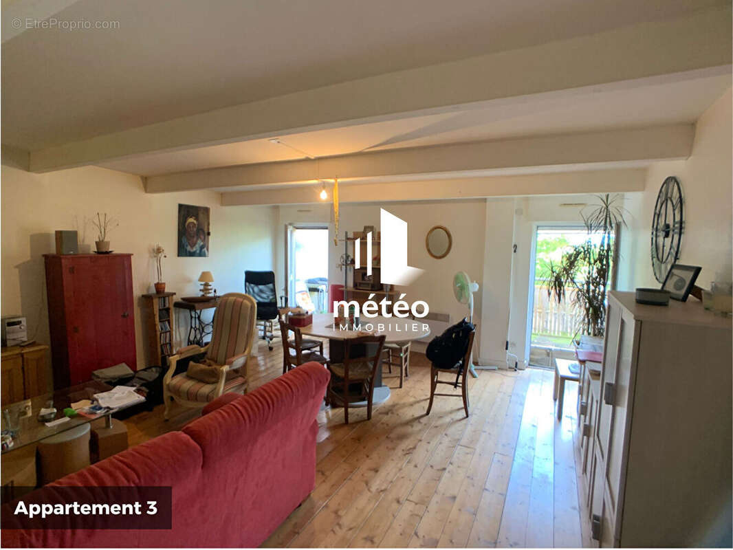 Commerce à MARSILLY