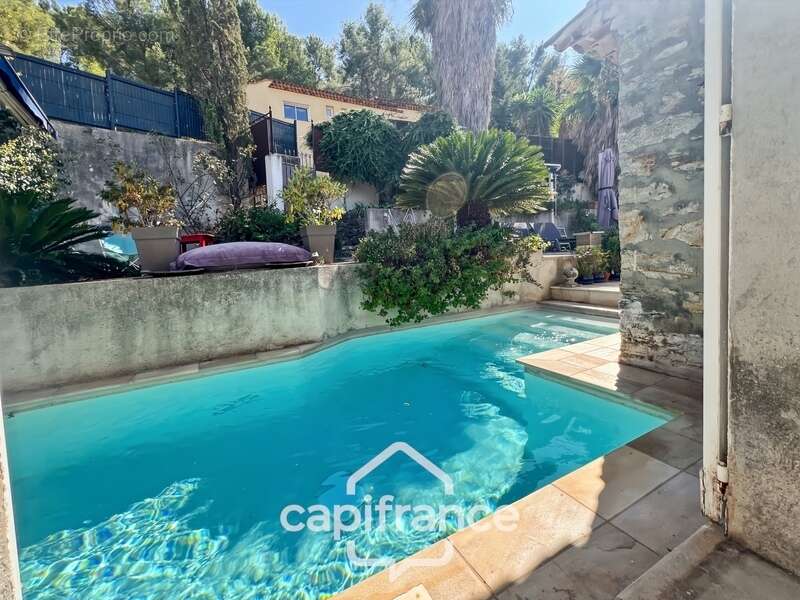 Maison à vendre 6 pièces HYERES (83) - Charme de l'ancien - 4 chambres - 200m2 habitables - Piscine - possibilité 2 appartements - photo 34