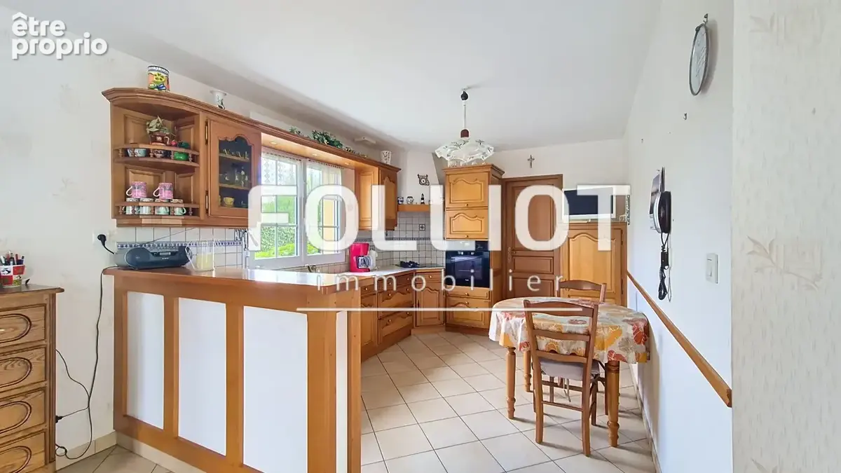 A vendre à Cérences PLEIN CENTRE Maison récente de 130 m² avec vie de plain-pied - photo 7