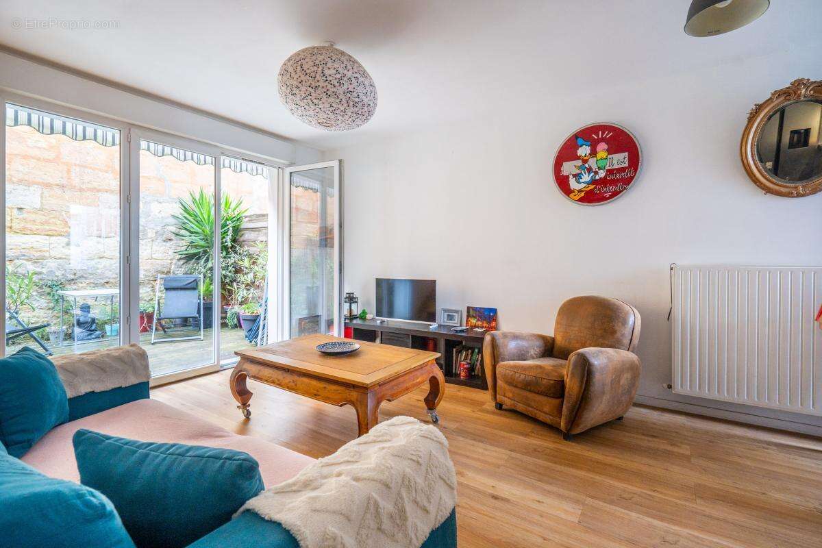 Appartement à BORDEAUX