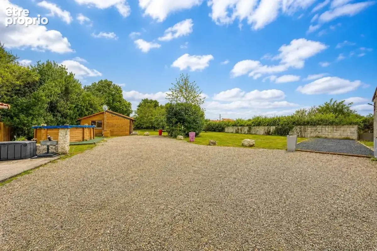 Maison de 5 pièces de 160 m² et Chalet  à Chenac-Saint-Seurin - photo 16