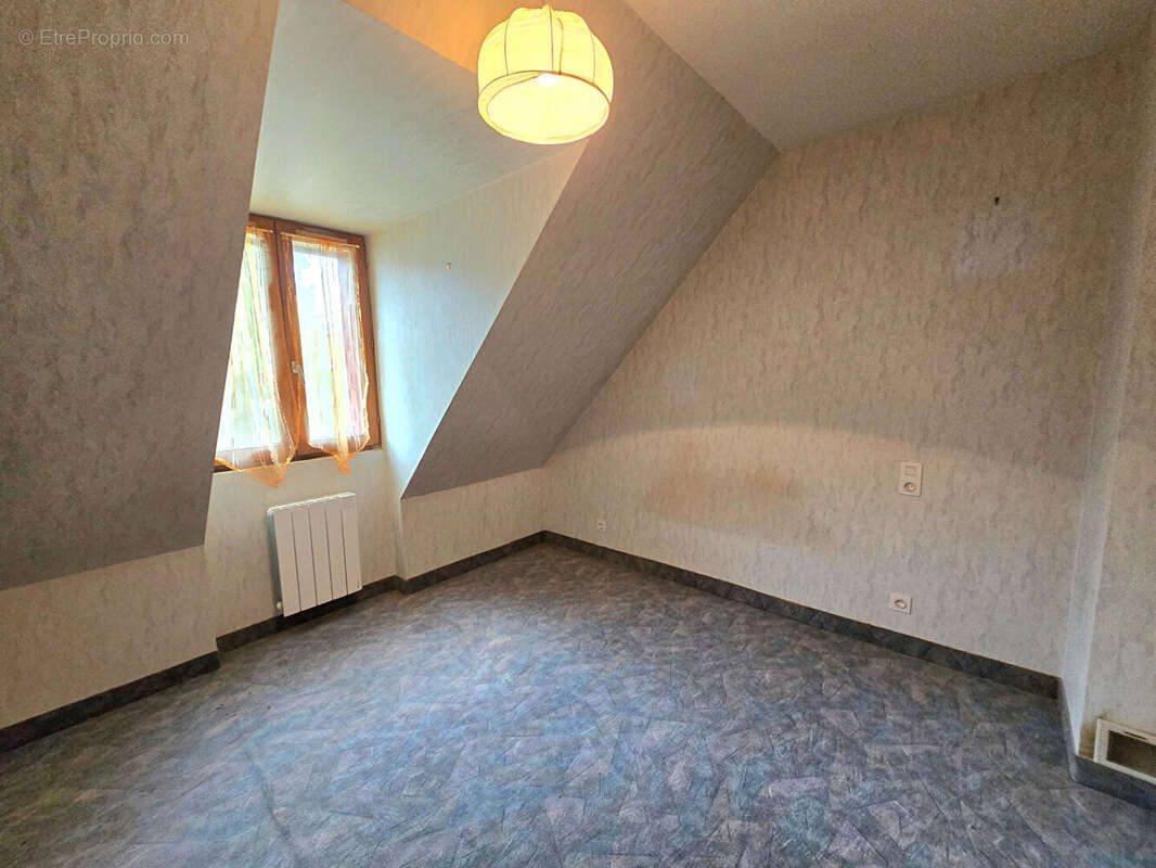 Guemene Penfao - 3 chs poss 4 - Garage - 742 m² T - photo 9