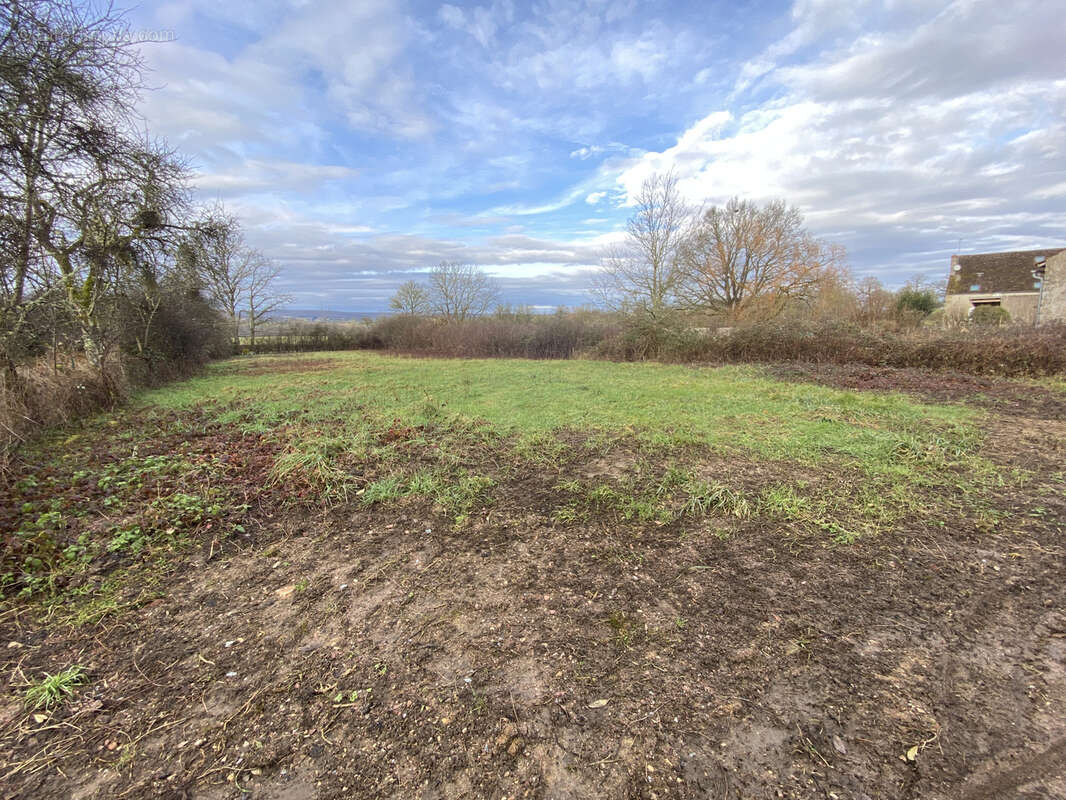 Terrain à FLEZ-CUZY