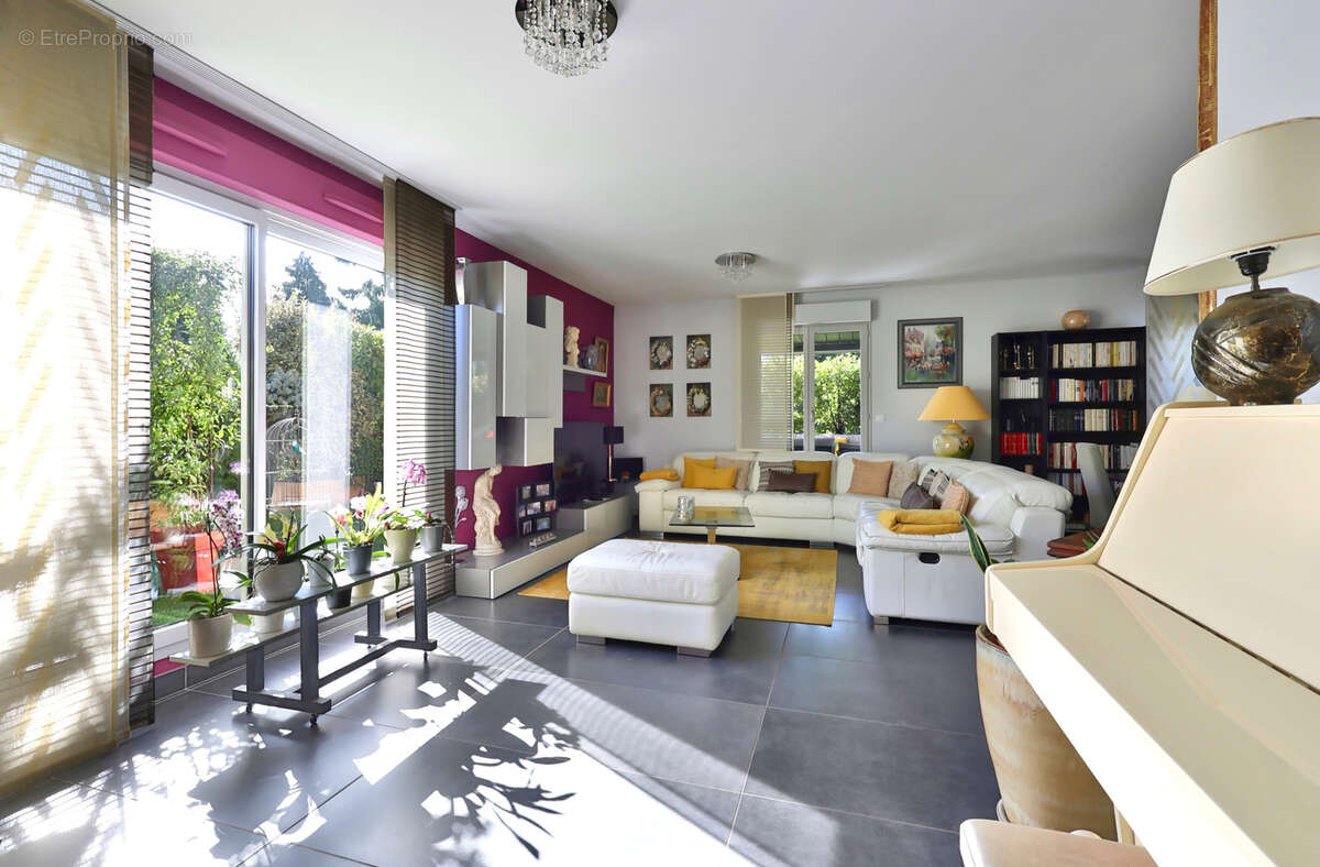 Appartement à TASSIN-LA-DEMI-LUNE