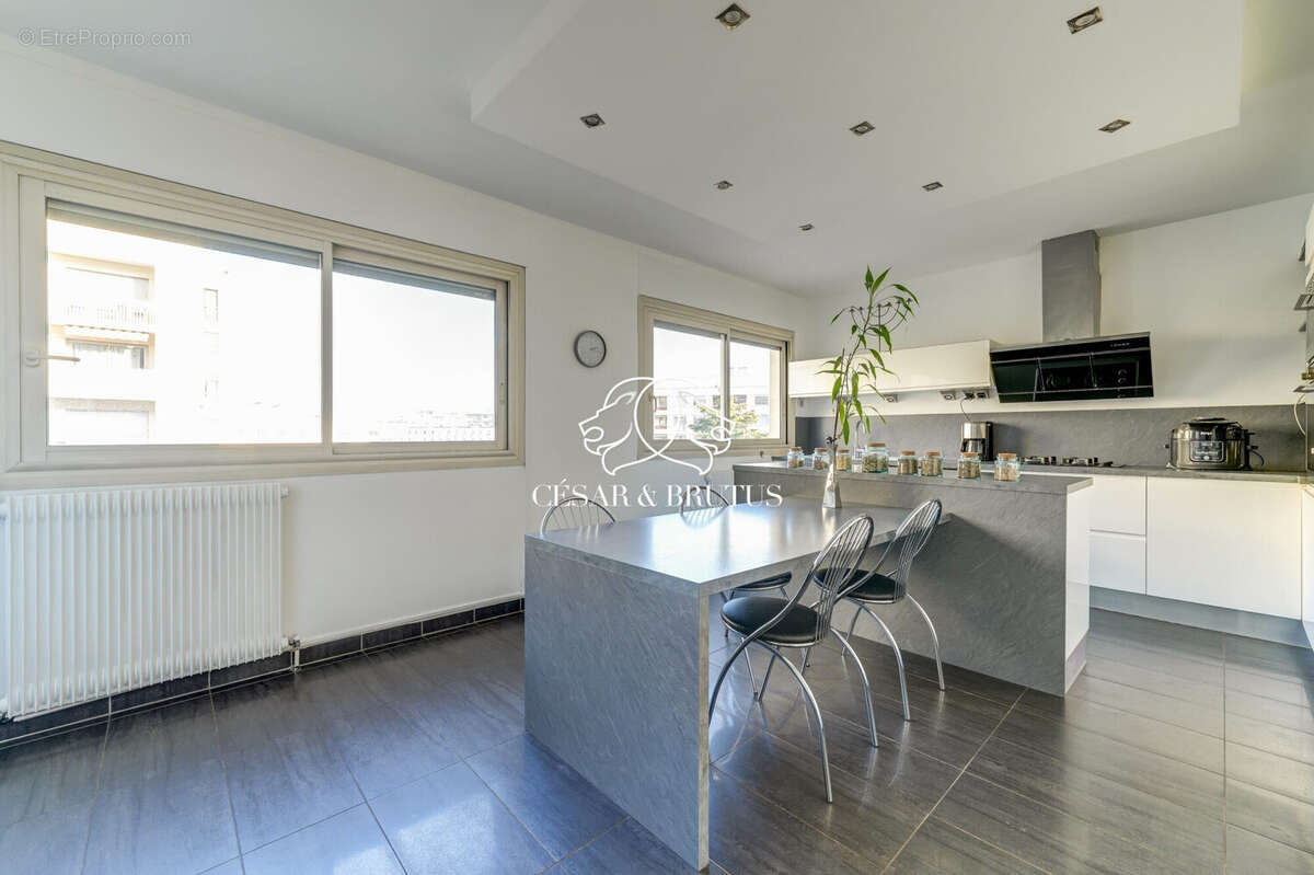 Appartement à LYON-8E