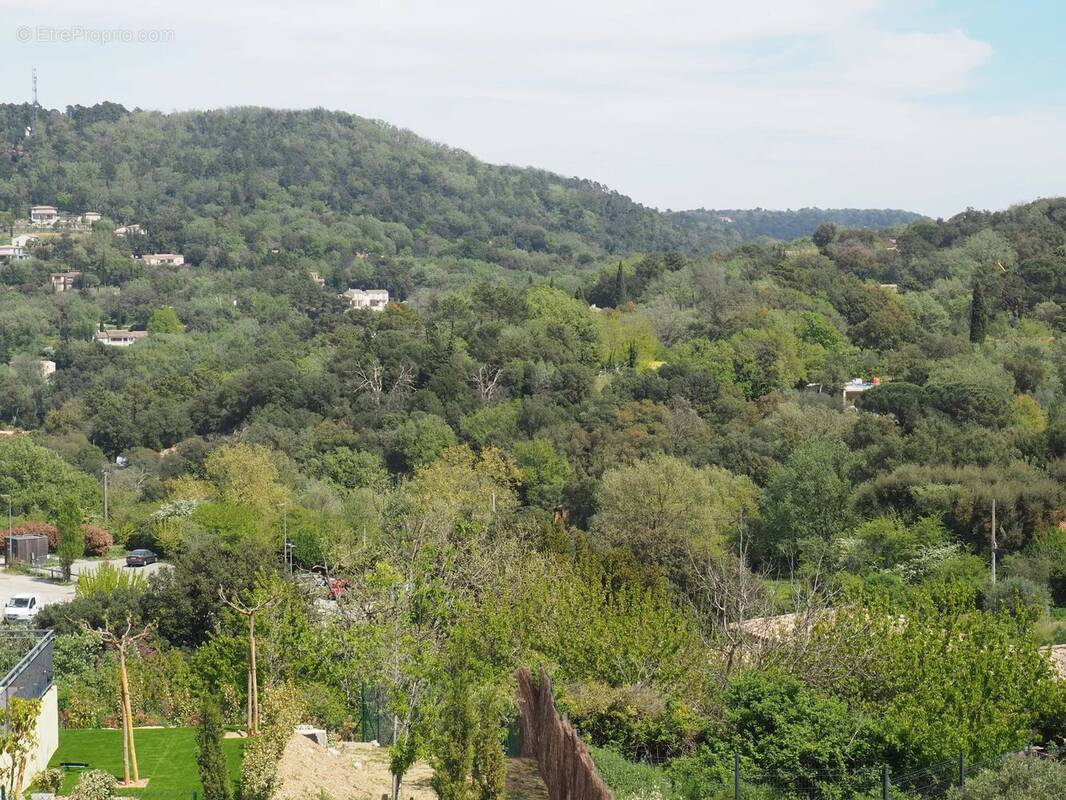 Appartement à LA GARDE-FREINET
