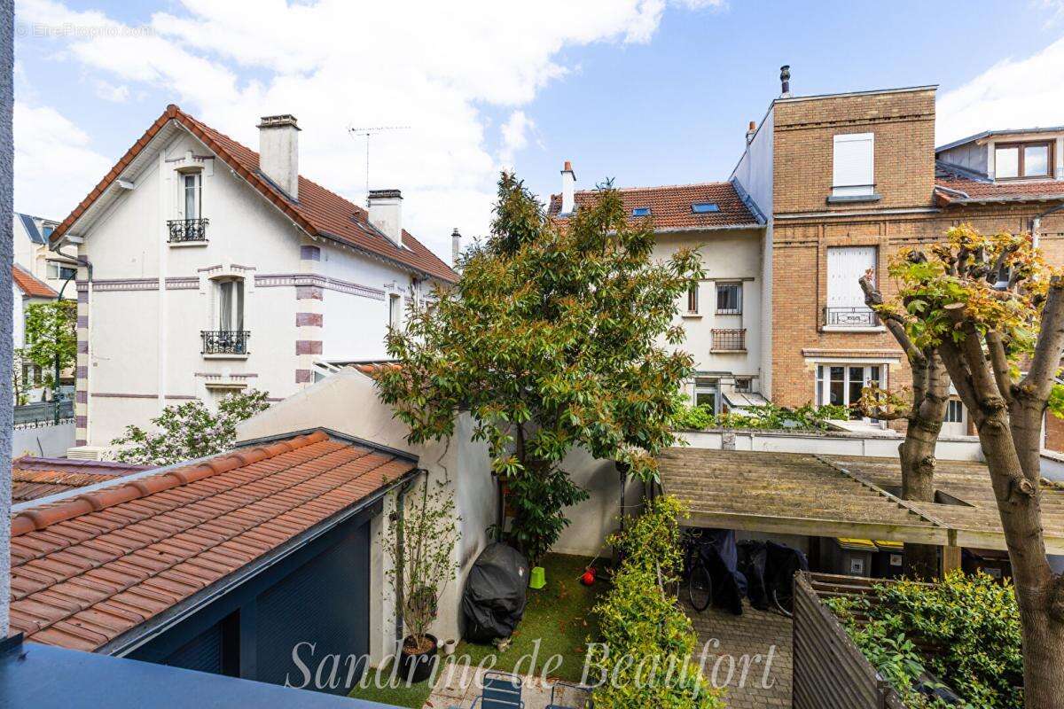 Appartement à COURBEVOIE