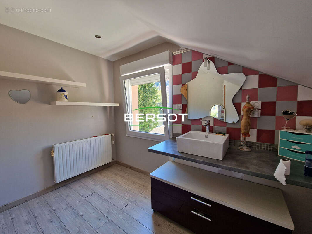 Maison à GUILLON-LES-BAINS