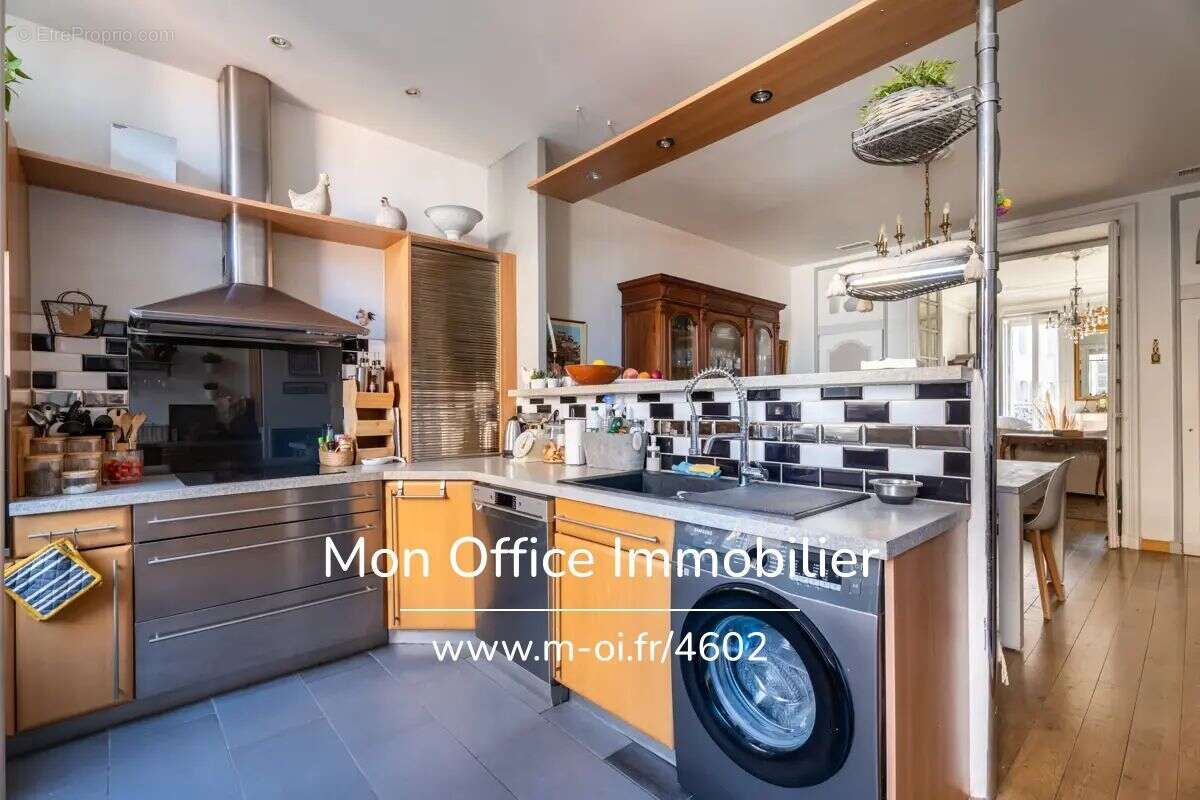 Appartement à MARSEILLE-6E