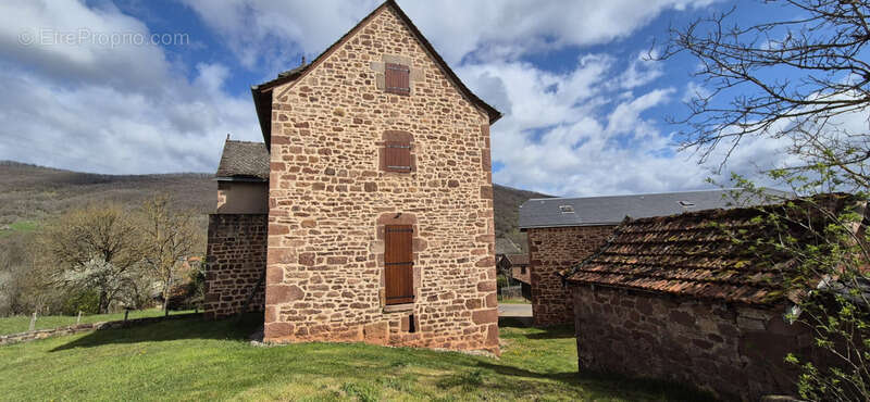 Maison à SAINT-CHRISTOPHE-VALLON