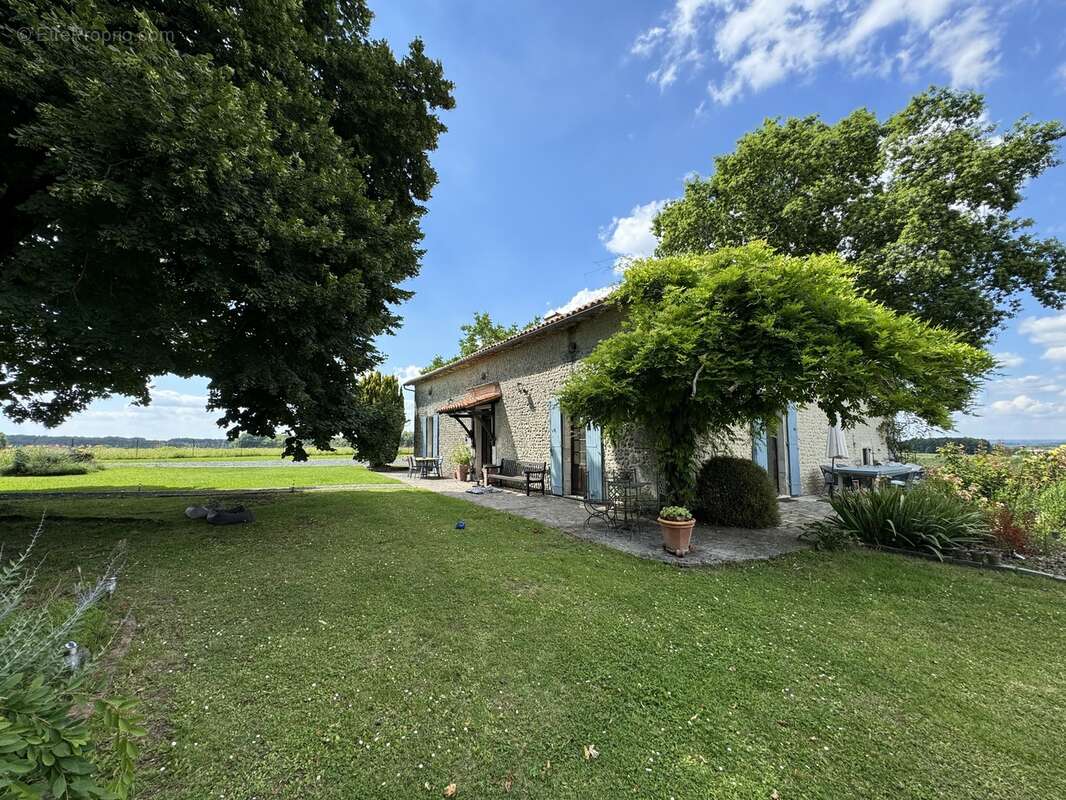 Maison 160 m² à Bellon  - photo 10