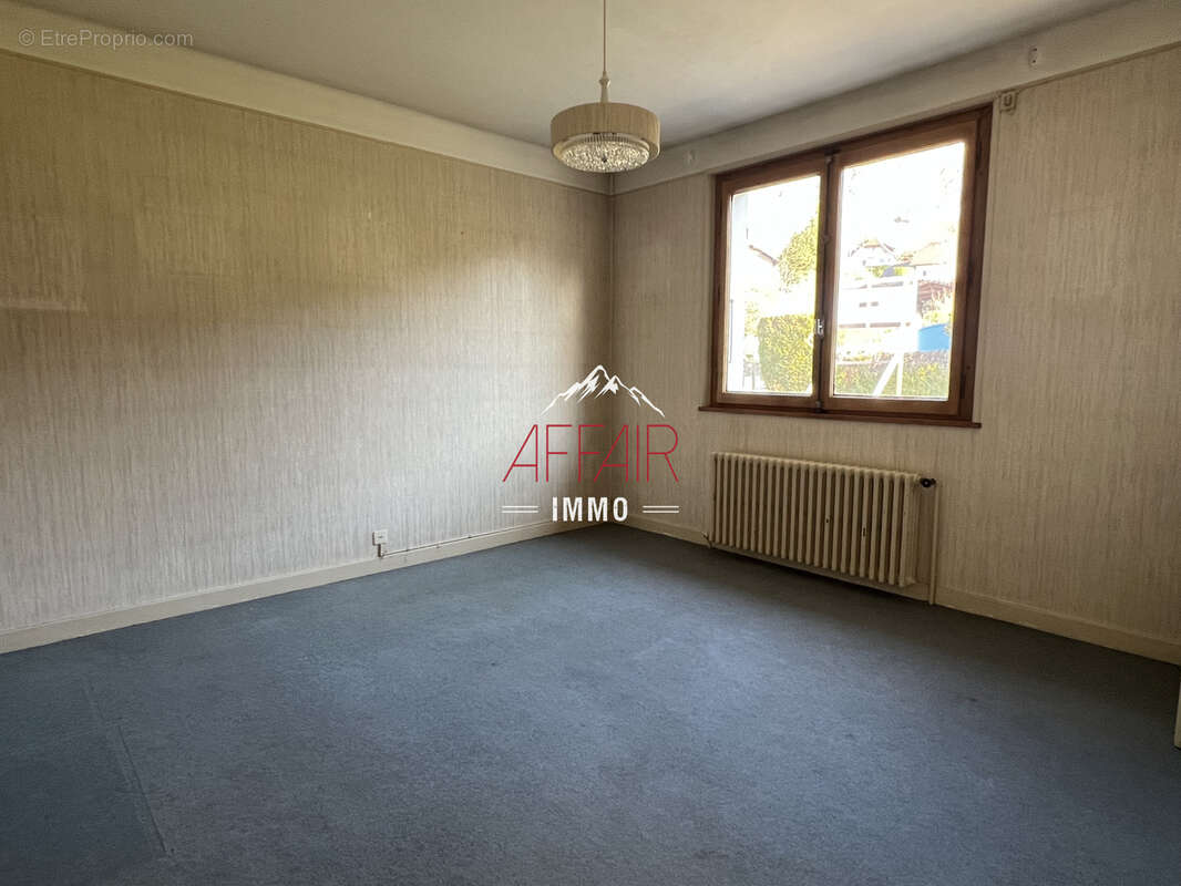 Maison à COLLONGES-SOUS-SALEVE