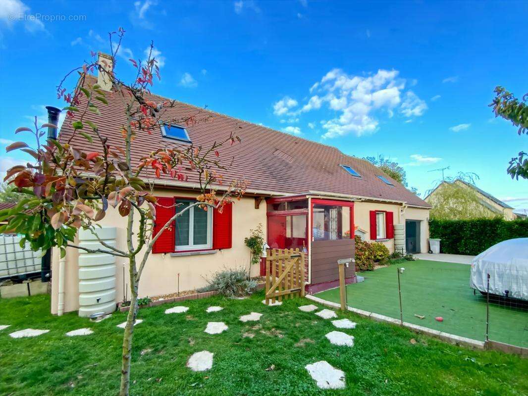 Maison à TRIZAY-LES-BONNEVAL