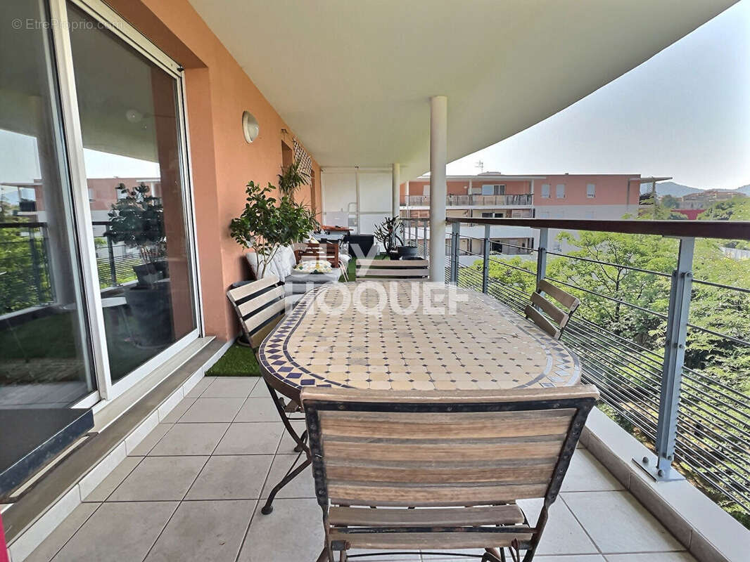 Appartement à MARSEILLE-8E