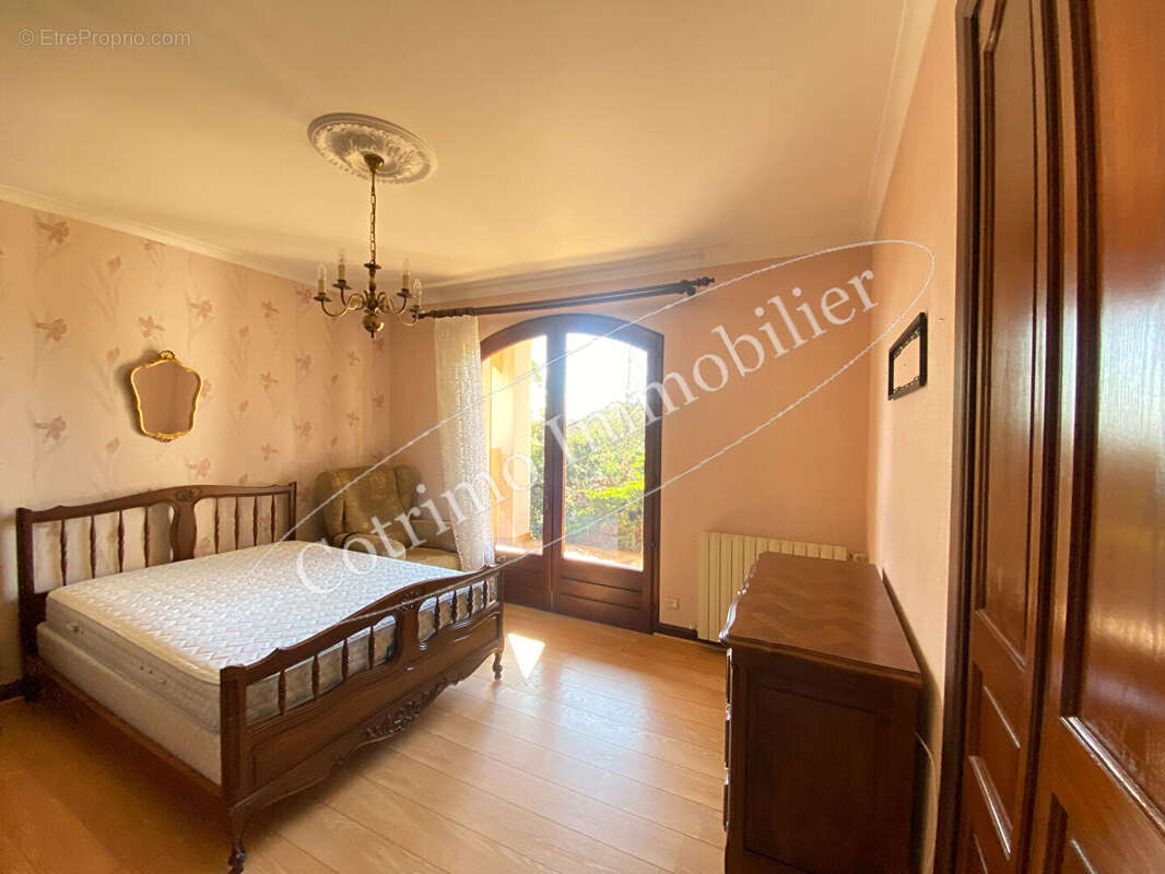 GENAS Maison 200m²+S/sol 180m² +Terrain 1186m² - photo 6