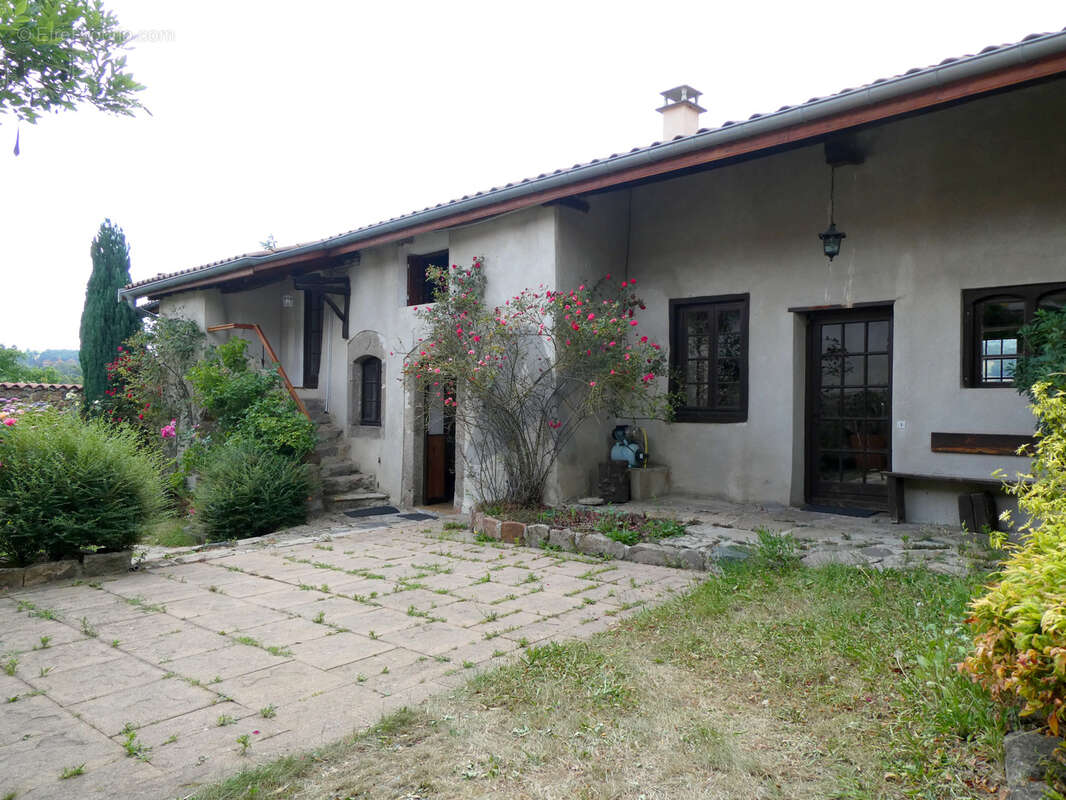 Maison à BRULLIOLES