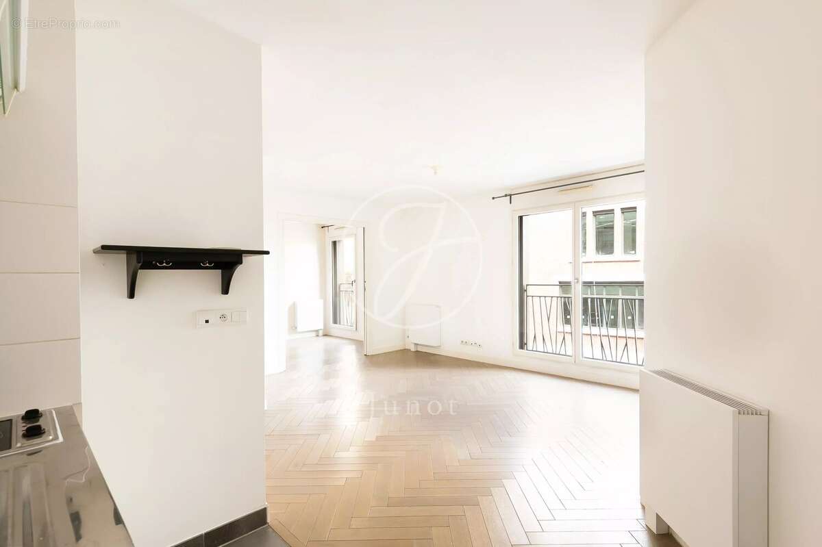 Appartement à PARIS-18E