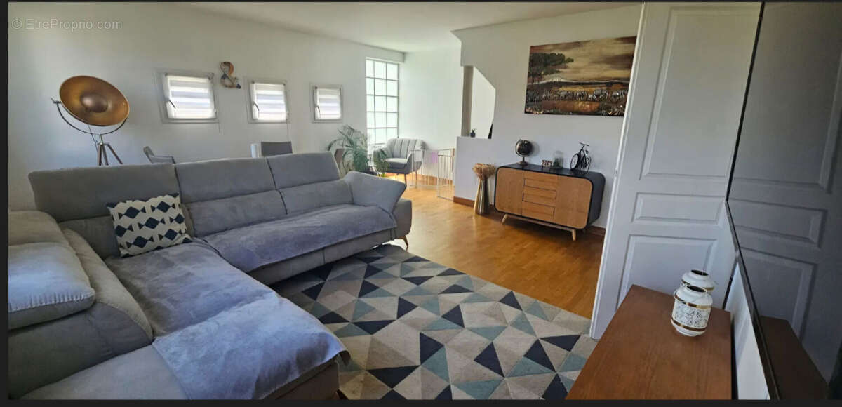 Appartement à SARTROUVILLE