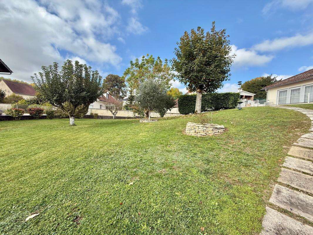 Maison à ARC-SUR-TILLE