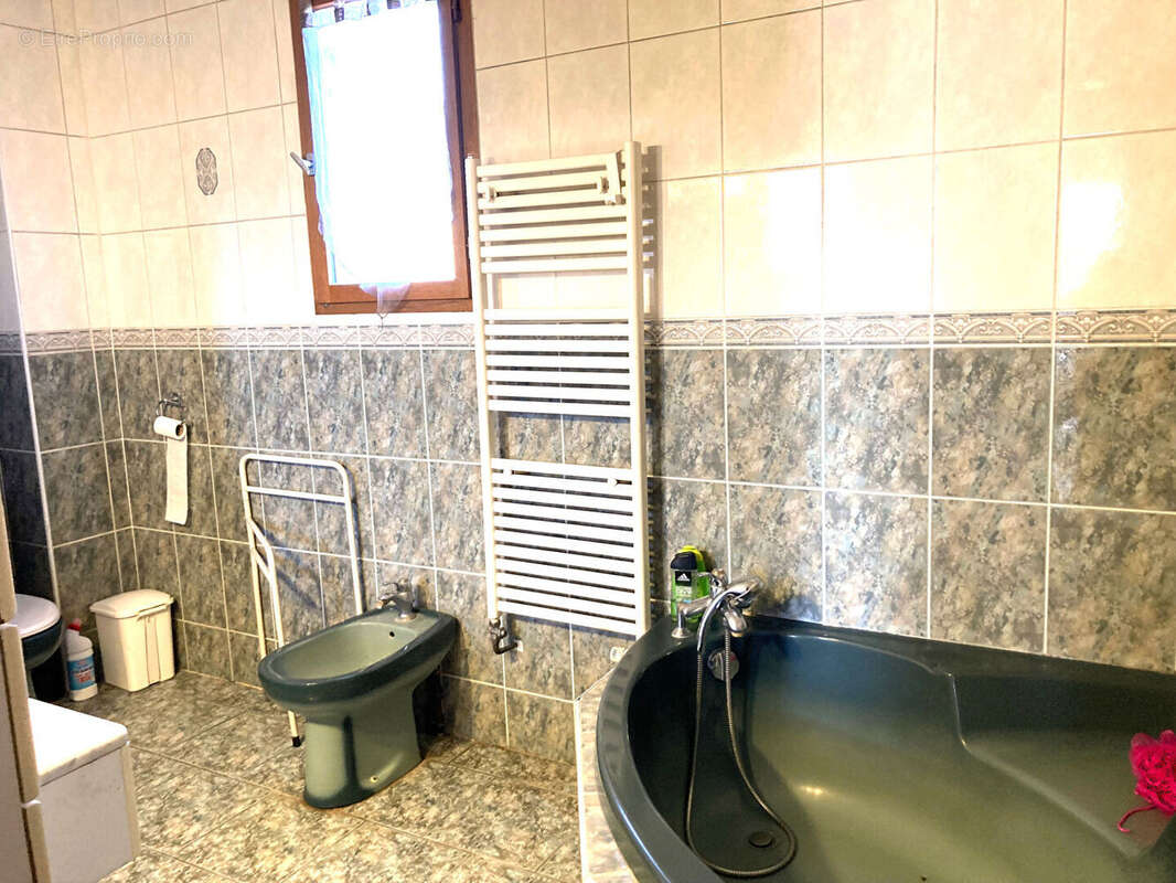 Maison à SAINT-GEORGES-D'ESPERANCHE