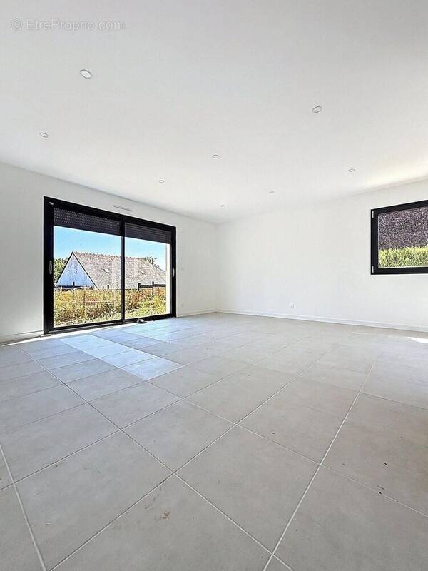 Photo 1 - Maison à ISSE