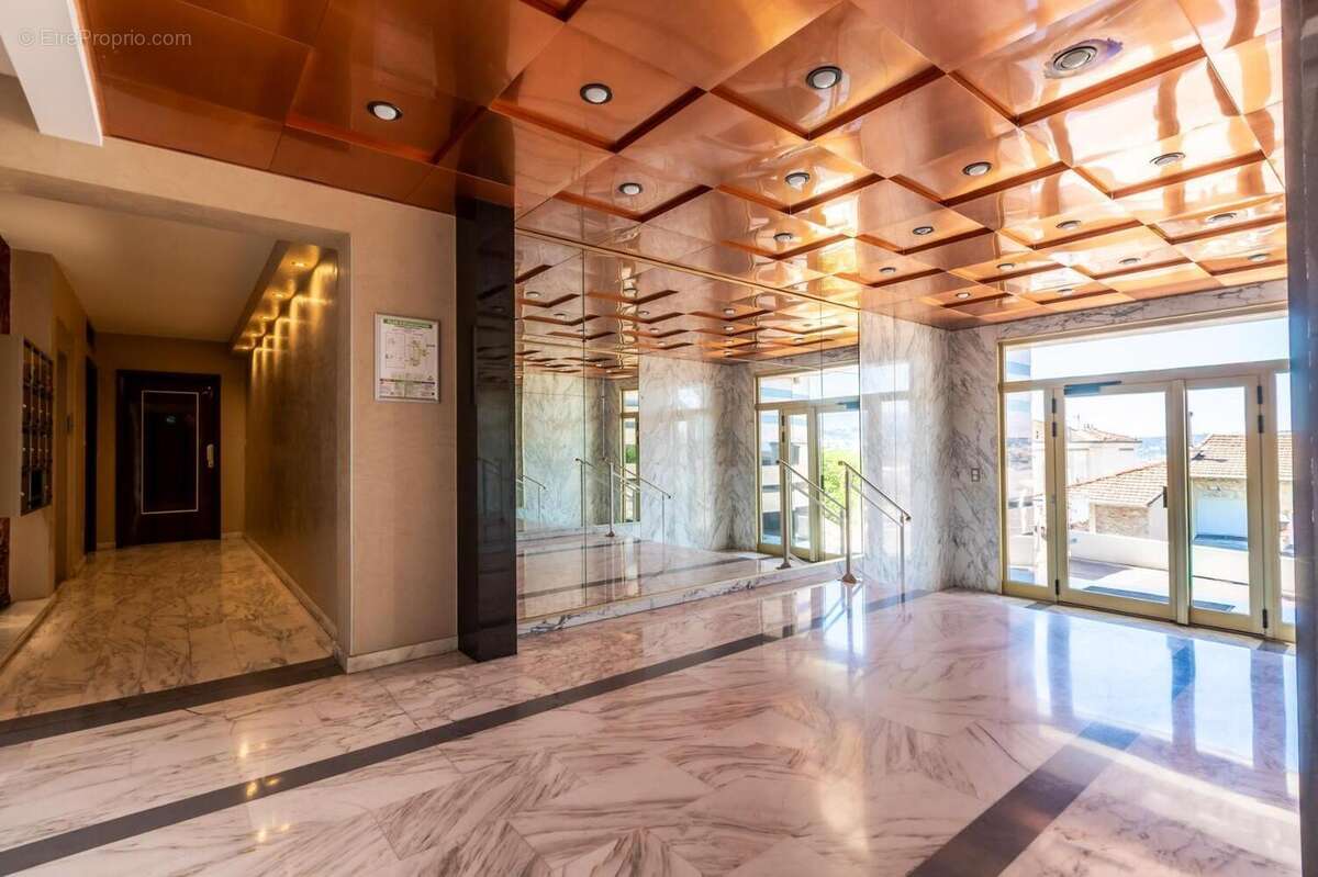   - Appartement à NICE