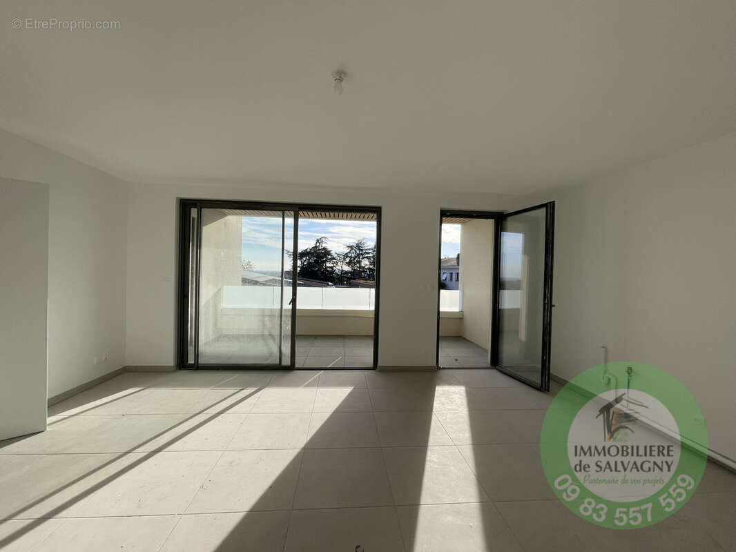 Appartement à CHARBONNIERES-LES-BAINS