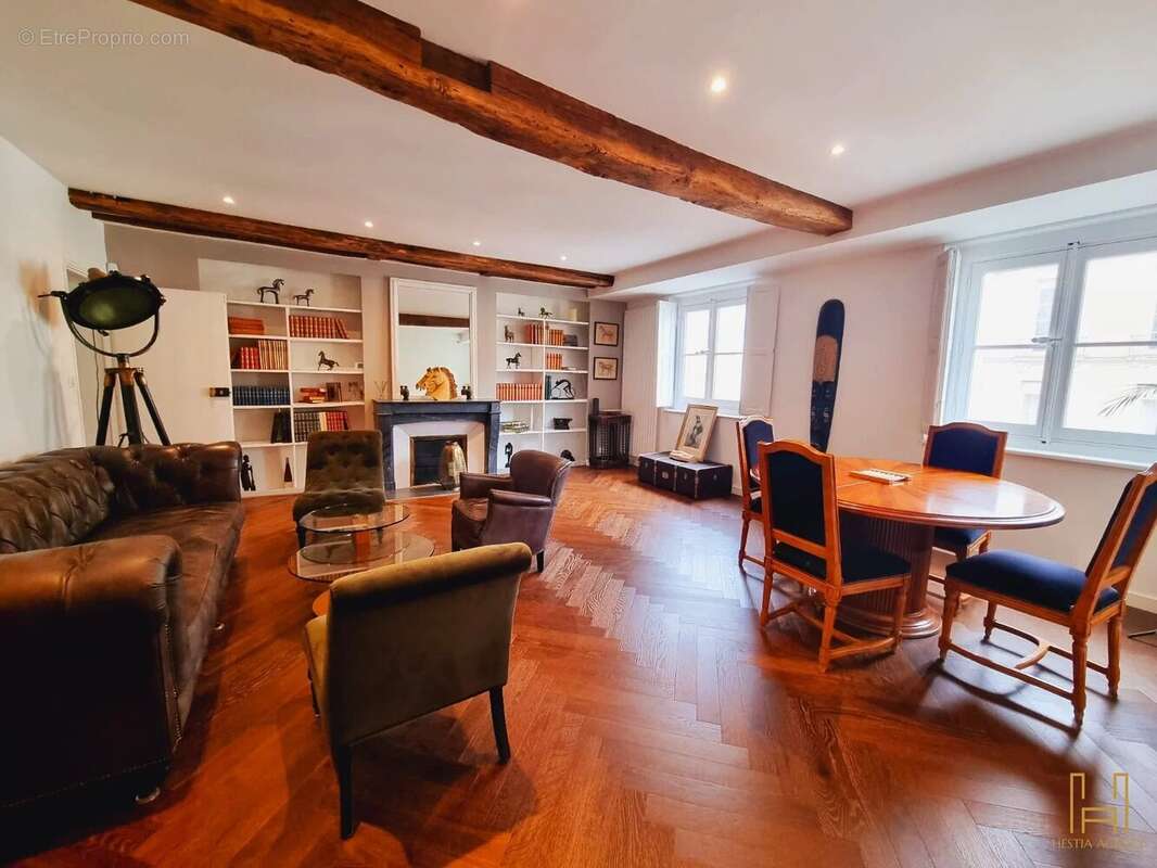 Appartement à VERSAILLES