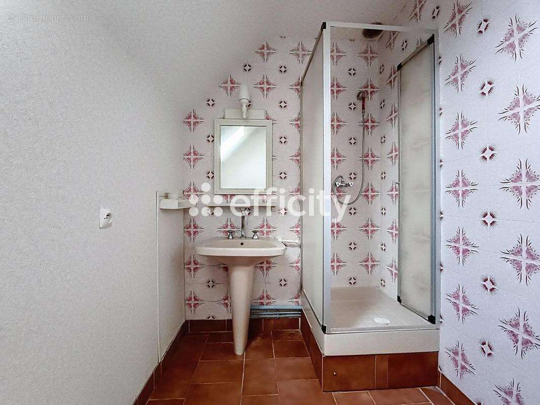 Maison à LE MESNIL-AUBRY