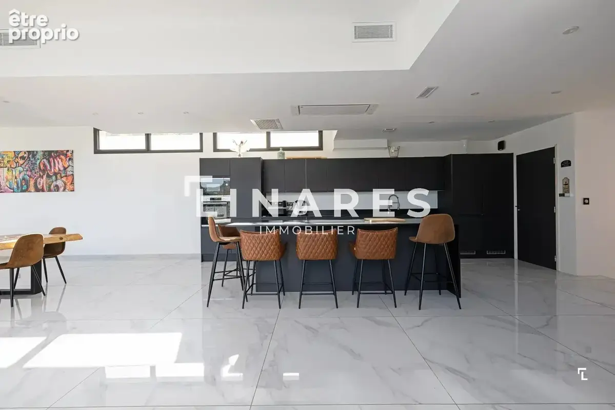 PERSPECTIVE CALIFORNIA  - Villa T5 de 394 m2 - Garage de 59 m2 - Terrain - Jardin - Piscine - Garage - 13400 Aubagne - photo 5
