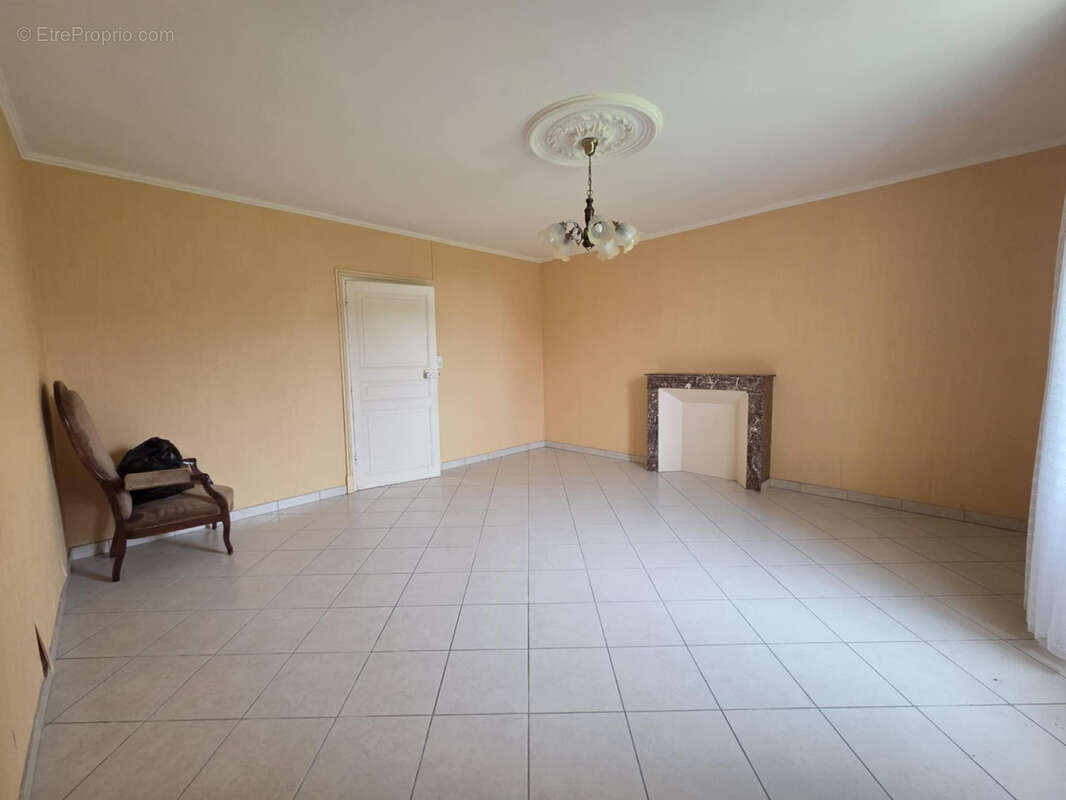 Maison à SAINT-PIERRE-LAVAL