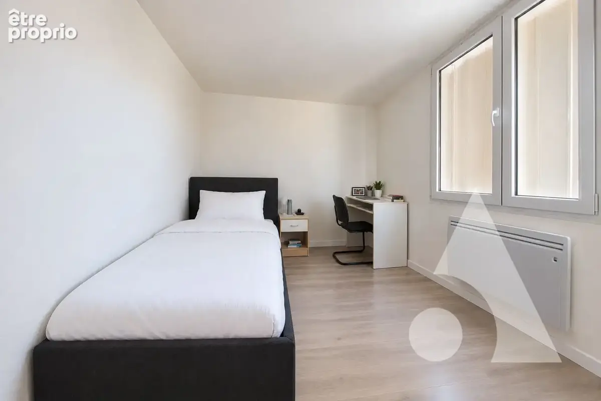 Appartement F4 avec terrasse et box. - photo 6