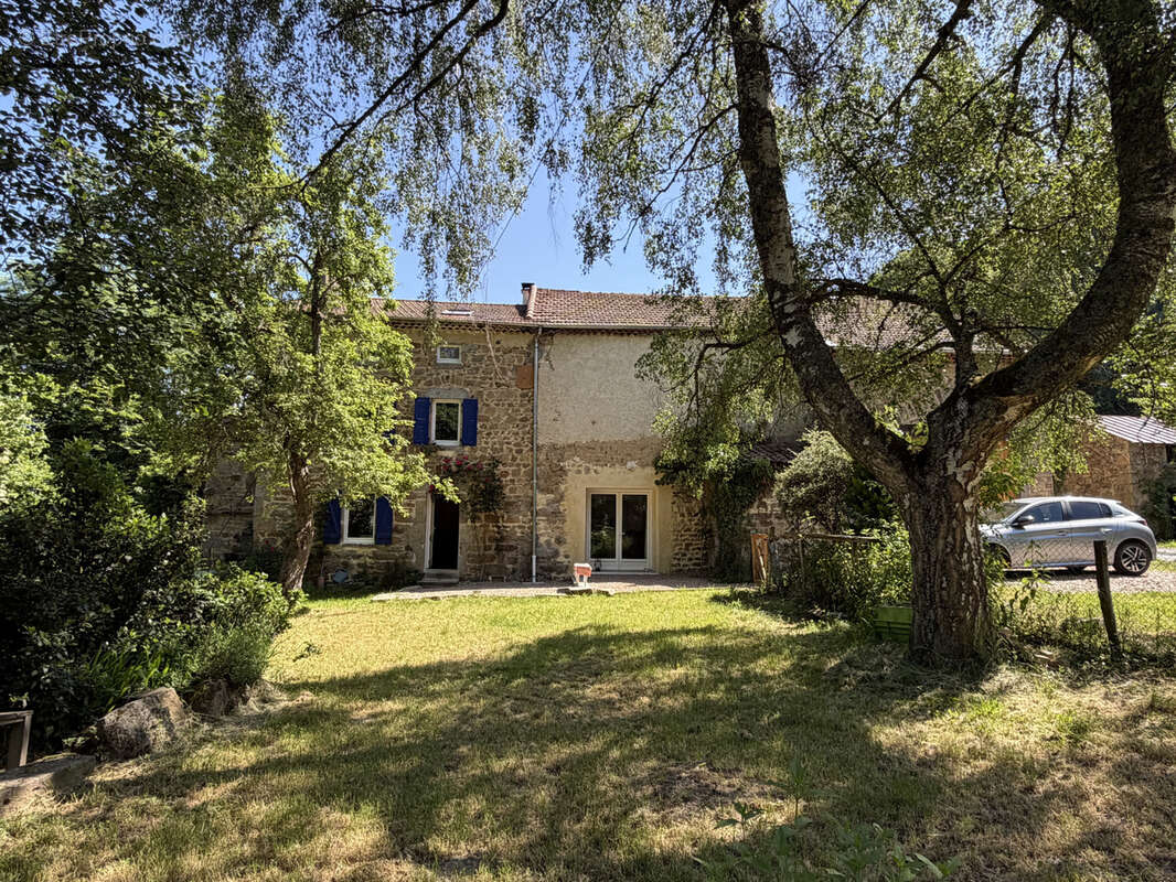 Maison à AUZELLES