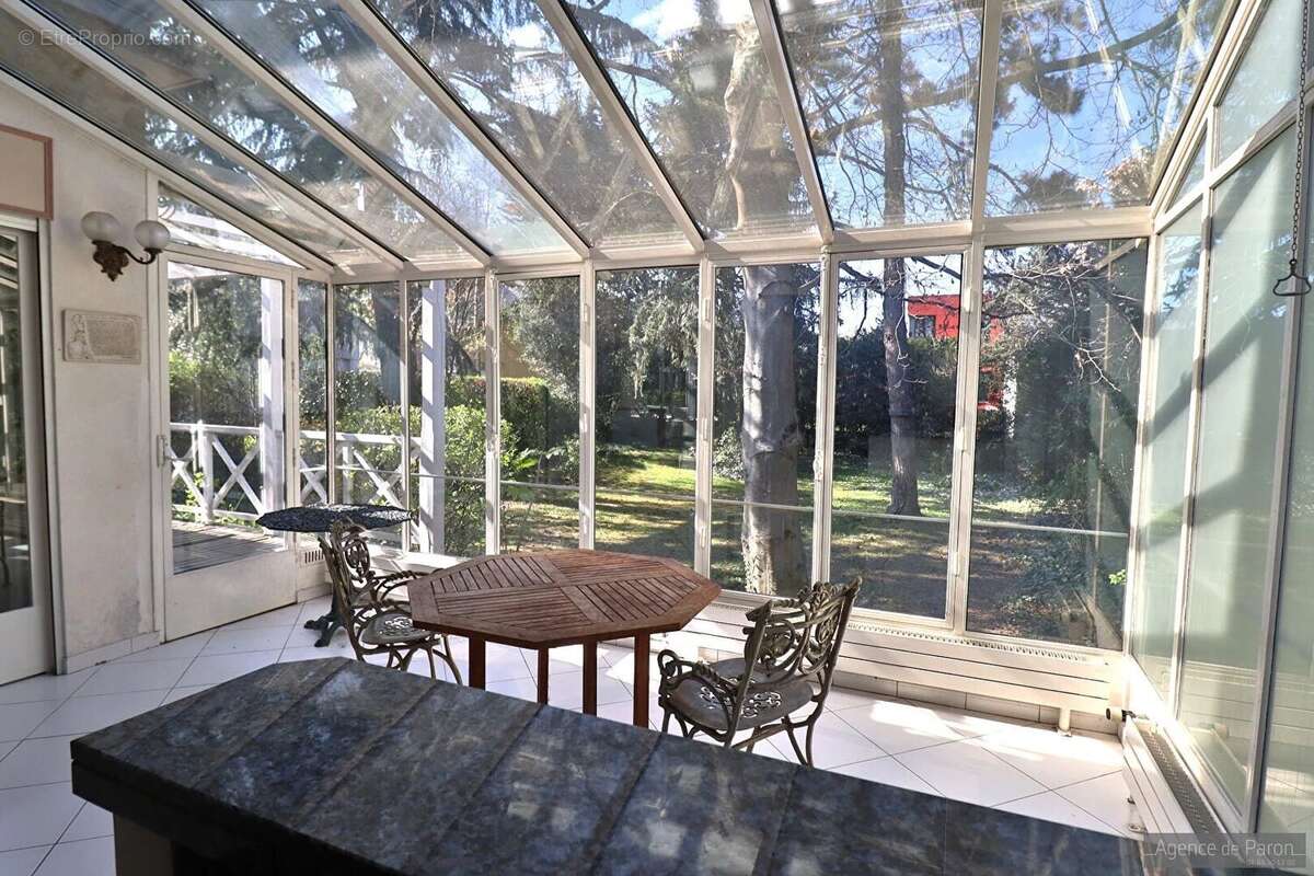 Maison à VERRIERES-LE-BUISSON