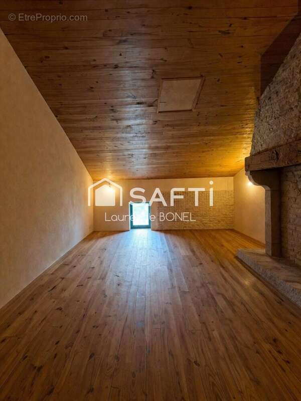 Maison 310 m² à Saint-Symphorien  - photo 6