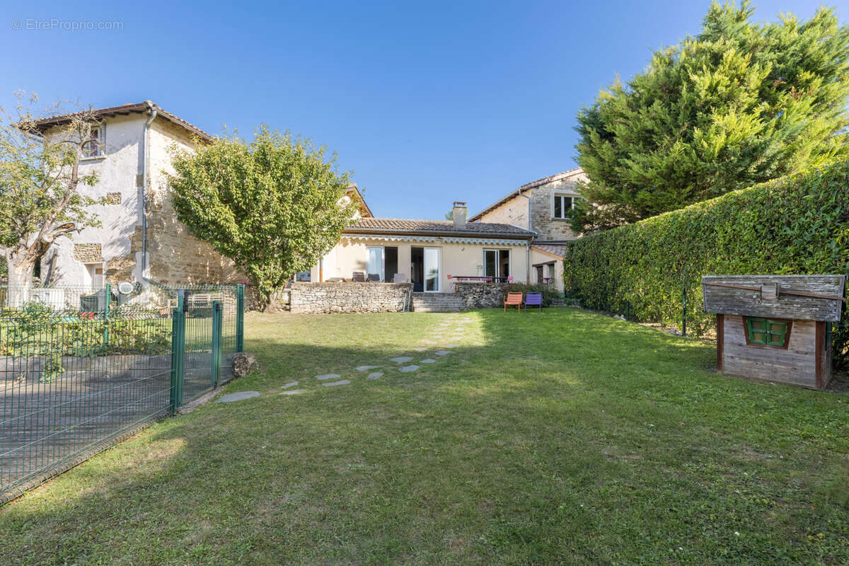 Beaujolais Pierres dorées, Propriété, 350 m2 hab., 5 chambres, terrain 1996 m2, vue magnifique - photo 14