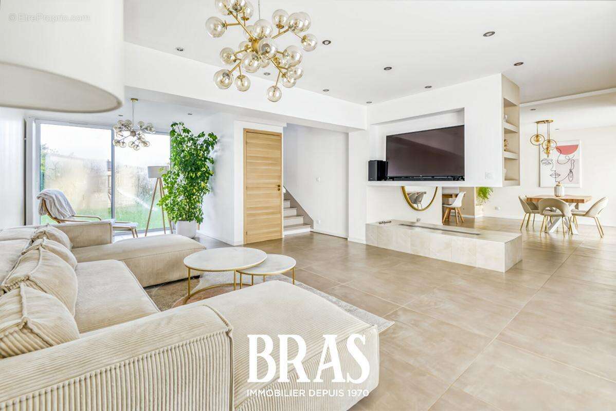 Maison à BOUGUENAIS