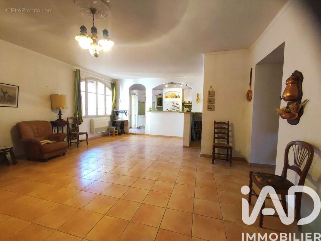 Maison 285 m² à Gabian  - photo 9