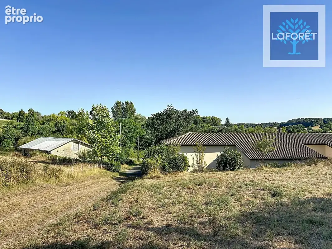 Propriété de caractère avec piscine, grange et plus de 5 hectares de terrain - photo 12
