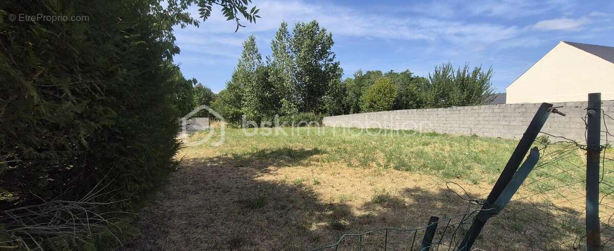 Terrain constructible viabilisé de 740m² - photo 4