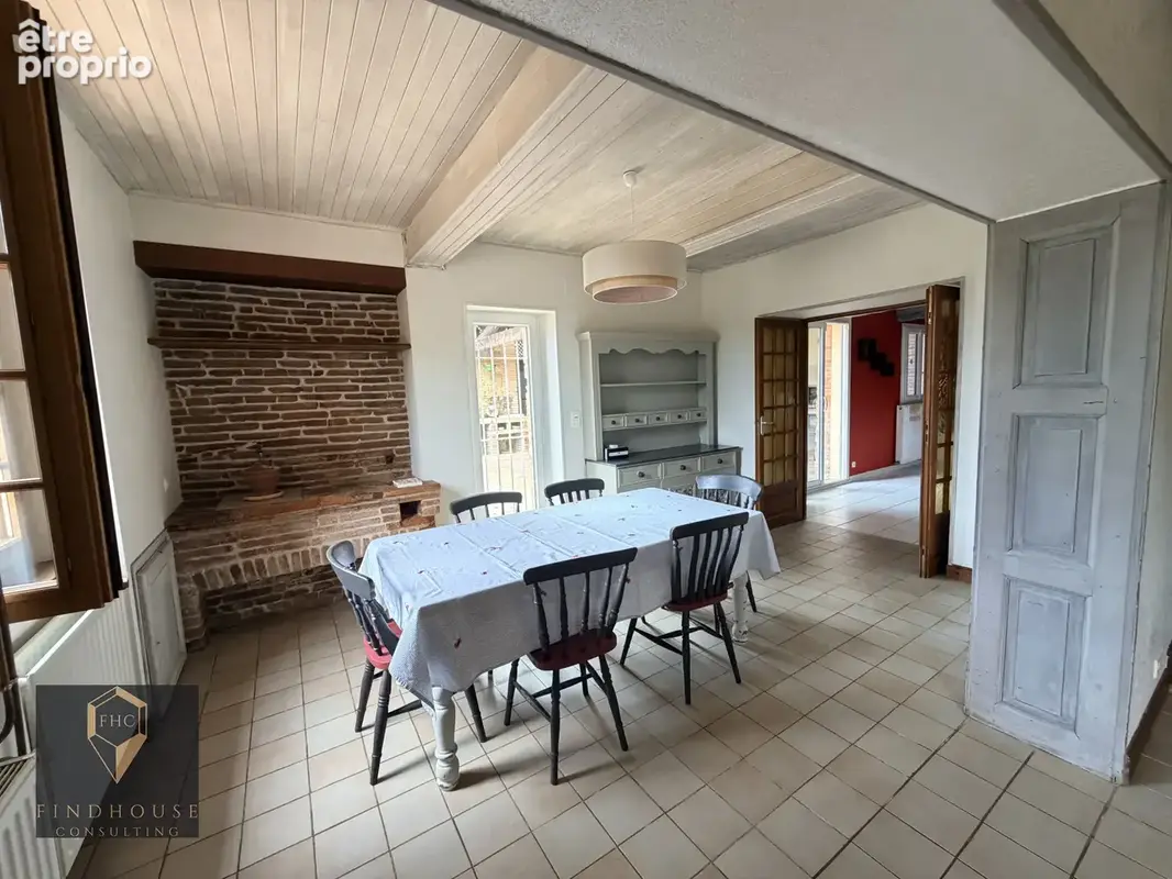 Ferme t6 - 1,5 hectare - 211 m2 - dépendances - étang - puits - piscine - photo 7