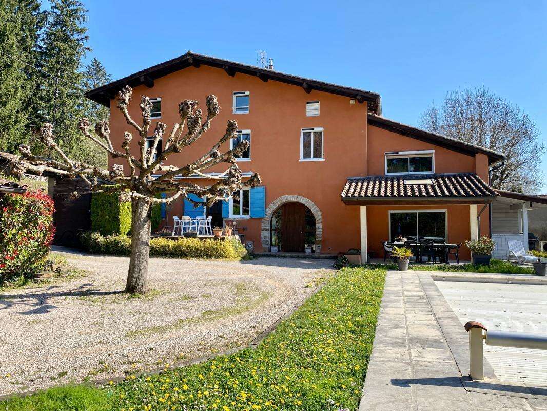 Maison à FONTAINES-SAINT-MARTIN