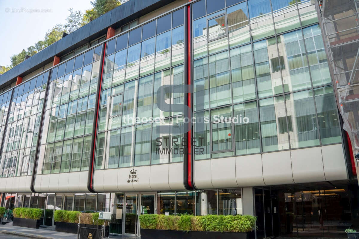 Appartement à PARIS-8E